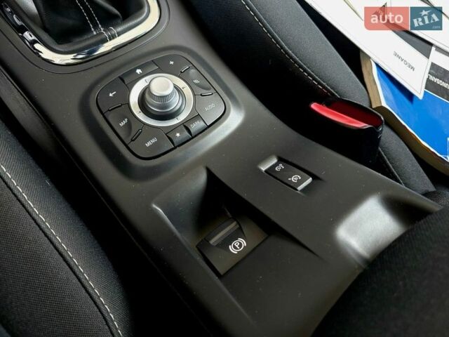 Білий Рено Меган, об'ємом двигуна 1.5 л та пробігом 217 тис. км за 8900 $, фото 43 на Automoto.ua