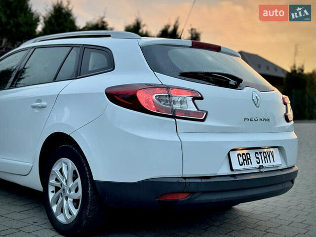 Білий Рено Меган, об'ємом двигуна 1.6 л та пробігом 227 тис. км за 7999 $, фото 14 на Automoto.ua