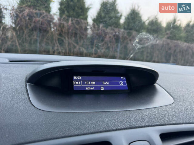 Білий Рено Меган, об'ємом двигуна 1.6 л та пробігом 227 тис. км за 7999 $, фото 47 на Automoto.ua