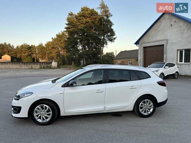 Белый Рено Меган, объемом двигателя 1.5 л и пробегом 196 тыс. км за 8900 $, фото 3 на Automoto.ua