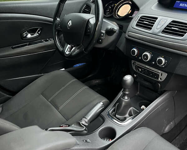Белый Рено Меган, объемом двигателя 1.5 л и пробегом 297 тыс. км за 6690 $, фото 8 на Automoto.ua