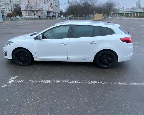 Белый Рено Меган, объемом двигателя 2 л и пробегом 230 тыс. км за 12500 $, фото 4 на Automoto.ua