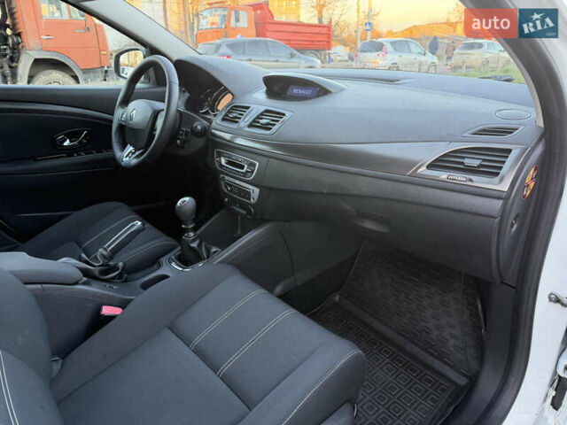 Белый Рено Меган, объемом двигателя 1.5 л и пробегом 265 тыс. км за 8550 $, фото 47 на Automoto.ua