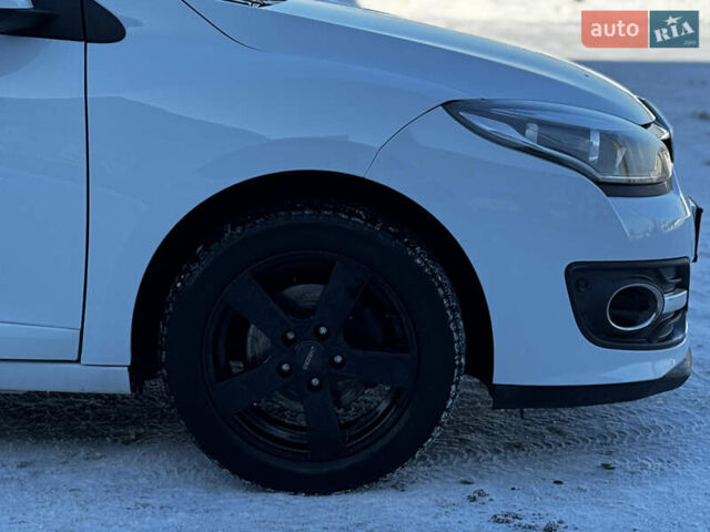 Белый Рено Меган, объемом двигателя 1.5 л и пробегом 261 тыс. км за 7999 $, фото 14 на Automoto.ua