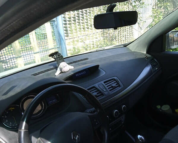 Белый Рено Меган, объемом двигателя 1.5 л и пробегом 196 тыс. км за 8500 $, фото 11 на Automoto.ua