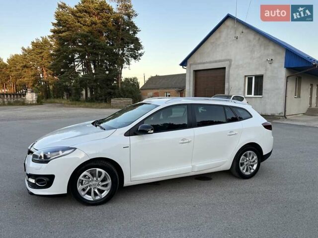 Белый Рено Меган, объемом двигателя 1.5 л и пробегом 196 тыс. км за 8900 $, фото 2 на Automoto.ua