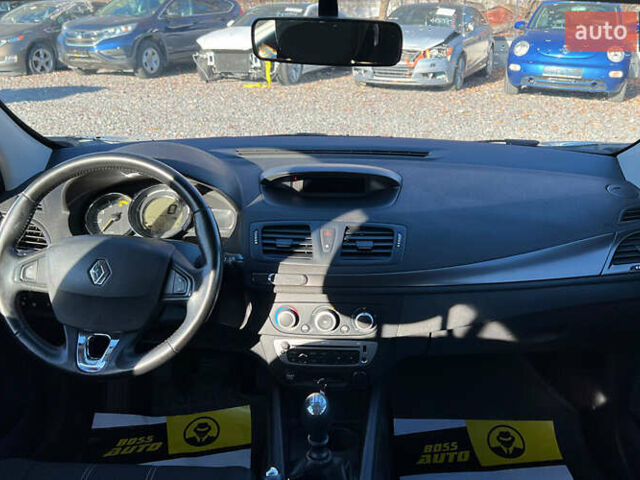 Белый Рено Меган, объемом двигателя 1.5 л и пробегом 206 тыс. км за 8500 $, фото 11 на Automoto.ua