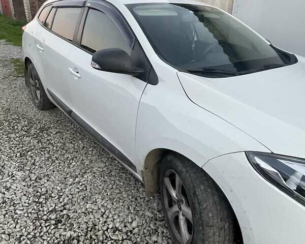 Белый Рено Меган, объемом двигателя 1.46 л и пробегом 307 тыс. км за 5800 $, фото 2 на Automoto.ua
