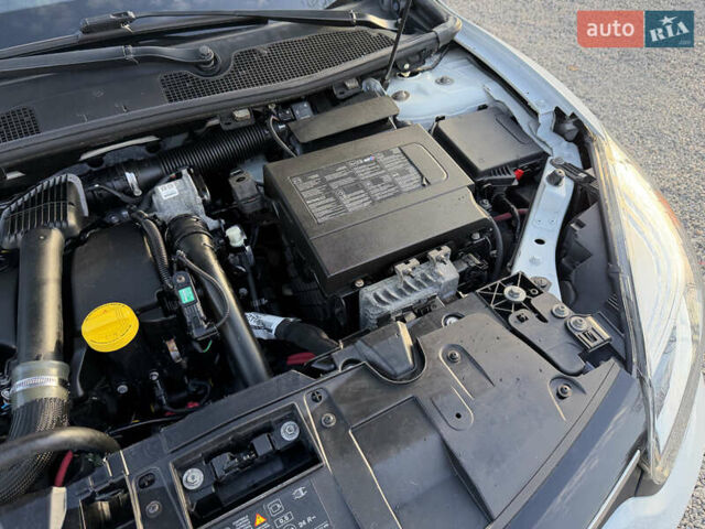 Белый Рено Меган, объемом двигателя 1.46 л и пробегом 178 тыс. км за 8550 $, фото 91 на Automoto.ua