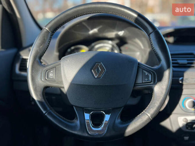 Белый Рено Меган, объемом двигателя 1.5 л и пробегом 206 тыс. км за 8500 $, фото 7 на Automoto.ua