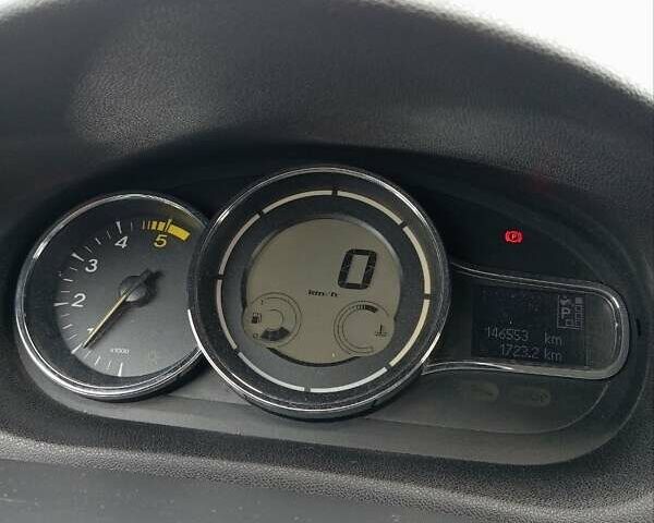 Белый Рено Меган, объемом двигателя 1.5 л и пробегом 146 тыс. км за 9000 $, фото 6 на Automoto.ua