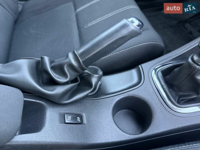 Белый Рено Меган, объемом двигателя 1.5 л и пробегом 265 тыс. км за 8550 $, фото 52 на Automoto.ua