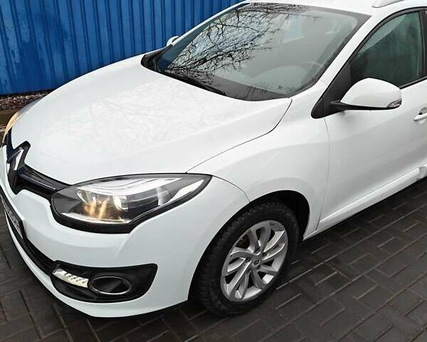 Белый Рено Меган, объемом двигателя 1.5 л и пробегом 131 тыс. км за 9300 $, фото 8 на Automoto.ua