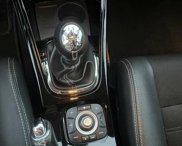 Белый Рено Меган, объемом двигателя 1.5 л и пробегом 223 тыс. км за 9900 $, фото 3 на Automoto.ua