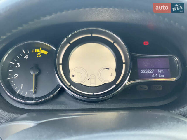 Білий Рено Меган, об'ємом двигуна 1.5 л та пробігом 225 тис. км за 9700 $, фото 18 на Automoto.ua