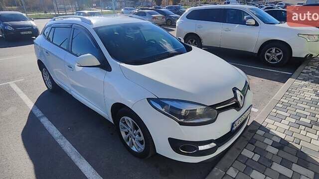 Рено Меган 2014 в Киеве на Automoto.ua Белый Рено Меган, объемом двигателя 1.5 л и пробегом 257 тыс. км за 8500 $, фото 7 на Automoto.ua