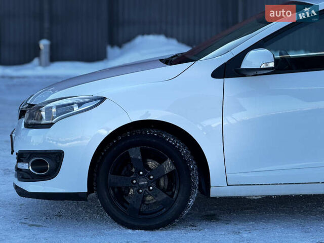 Белый Рено Меган, объемом двигателя 1.5 л и пробегом 261 тыс. км за 7999 $, фото 3 на Automoto.ua