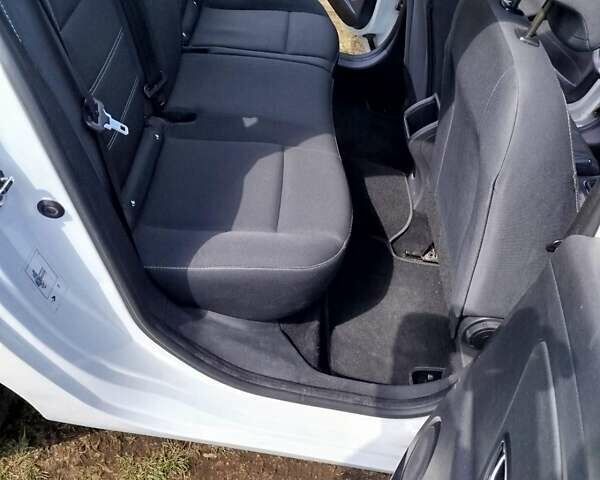 Белый Рено Меган, объемом двигателя 1.5 л и пробегом 208 тыс. км за 8900 $, фото 4 на Automoto.ua