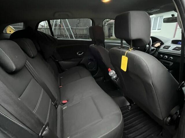 Белый Рено Меган, объемом двигателя 0 л и пробегом 297 тыс. км за 6790 $, фото 11 на Automoto.ua