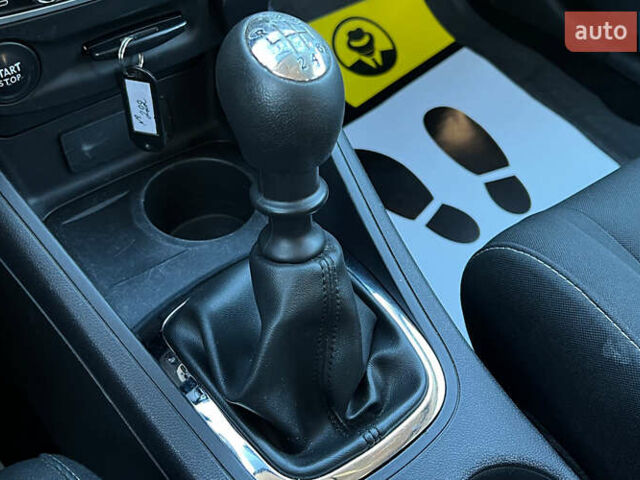 Белый Рено Меган, объемом двигателя 1.5 л и пробегом 206 тыс. км за 8500 $, фото 15 на Automoto.ua