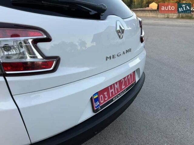 Белый Рено Меган, объемом двигателя 1.5 л и пробегом 196 тыс. км за 8900 $, фото 53 на Automoto.ua