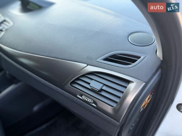 Білий Рено Меган, об'ємом двигуна 1.5 л та пробігом 270 тис. км за 7950 $, фото 45 на Automoto.ua