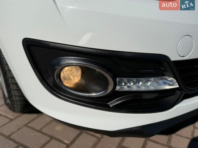 Білий Рено Меган, об'ємом двигуна 1.5 л та пробігом 270 тис. км за 7950 $, фото 18 на Automoto.ua