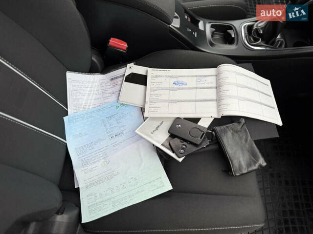 Белый Рено Меган, объемом двигателя 1.5 л и пробегом 225 тыс. км за 9850 $, фото 37 на Automoto.ua