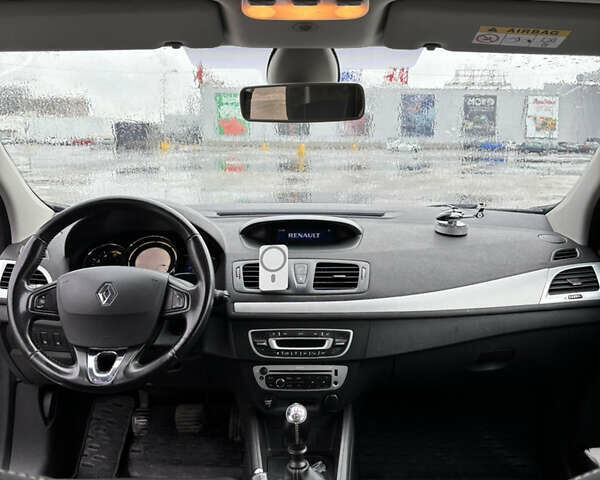 Белый Рено Меган, объемом двигателя 1.5 л и пробегом 242 тыс. км за 8700 $, фото 21 на Automoto.ua