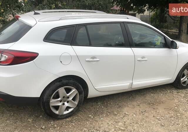 Белый Рено Меган, объемом двигателя 1.46 л и пробегом 238 тыс. км за 7600 $, фото 1 на Automoto.ua