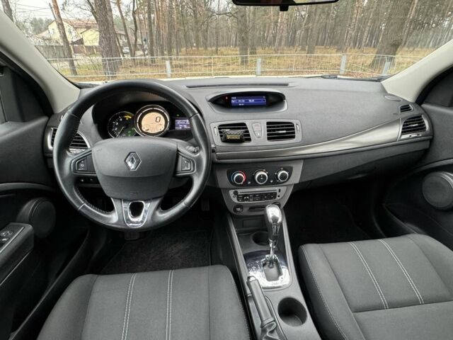 Белый Рено Меган, объемом двигателя 1.5 л и пробегом 214 тыс. км за 7700 $, фото 14 на Automoto.ua