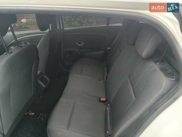 Білий Рено Меган, об'ємом двигуна 1.46 л та пробігом 302 тис. км за 7250 $, фото 6 на Automoto.ua
