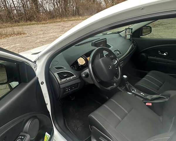 Білий Рено Меган, об'ємом двигуна 1.5 л та пробігом 245 тис. км за 9500 $, фото 15 на Automoto.ua