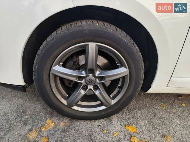 Білий Рено Меган, об'ємом двигуна 1.5 л та пробігом 165 тис. км за 8150 $, фото 17 на Automoto.ua