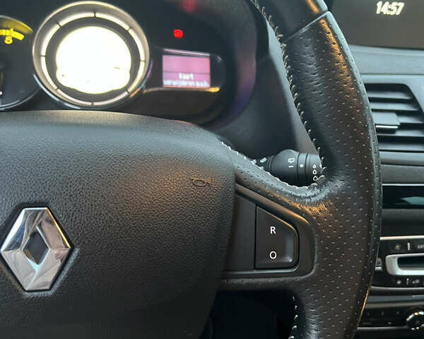 Белый Рено Меган, объемом двигателя 1.5 л и пробегом 223 тыс. км за 9900 $, фото 4 на Automoto.ua