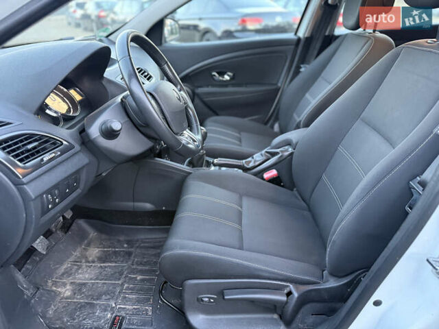 Белый Рено Меган, объемом двигателя 1.5 л и пробегом 245 тыс. км за 8250 $, фото 10 на Automoto.ua