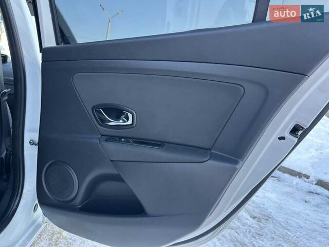 Білий Рено Меган, об'ємом двигуна 1.5 л та пробігом 316 тис. км за 8500 $, фото 70 на Automoto.ua