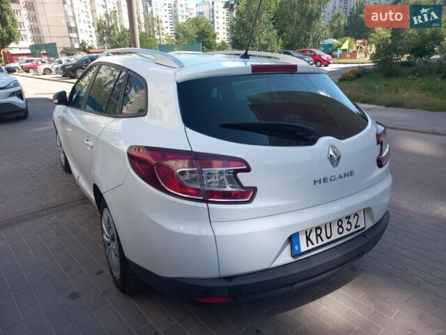 Білий Рено Меган, об'ємом двигуна 1.2 л та пробігом 160 тис. км за 6750 $, фото 3 на Automoto.ua