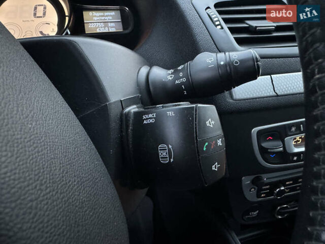 Білий Рено Меган, об'ємом двигуна 1.6 л та пробігом 227 тис. км за 7999 $, фото 51 на Automoto.ua