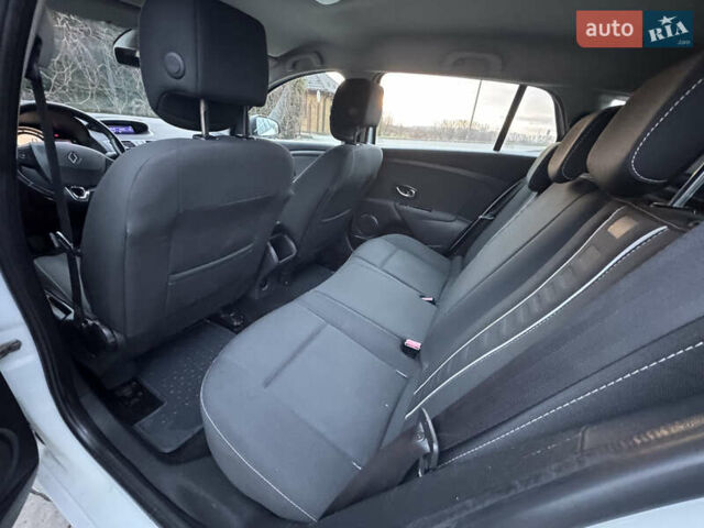 Білий Рено Меган, об'ємом двигуна 1.6 л та пробігом 227 тис. км за 7999 $, фото 38 на Automoto.ua