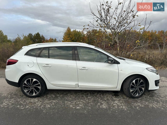 Белый Рено Меган, объемом двигателя 1.6 л и пробегом 217 тыс. км за 8750 $, фото 4 на Automoto.ua