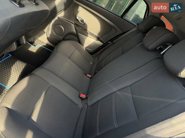 Белый Рено Меган, объемом двигателя 1.46 л и пробегом 178 тыс. км за 8550 $, фото 77 на Automoto.ua