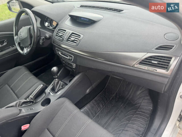 Белый Рено Меган, объемом двигателя 1.5 л и пробегом 280 тыс. км за 7750 $, фото 31 на Automoto.ua