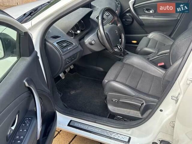 Белый Рено Меган, объемом двигателя 2 л и пробегом 230 тыс. км за 12500 $, фото 6 на Automoto.ua