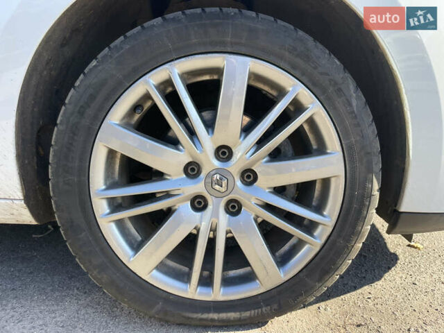 Білий Рено Меган, об'ємом двигуна 1.46 л та пробігом 237 тис. км за 8300 $, фото 12 на Automoto.ua