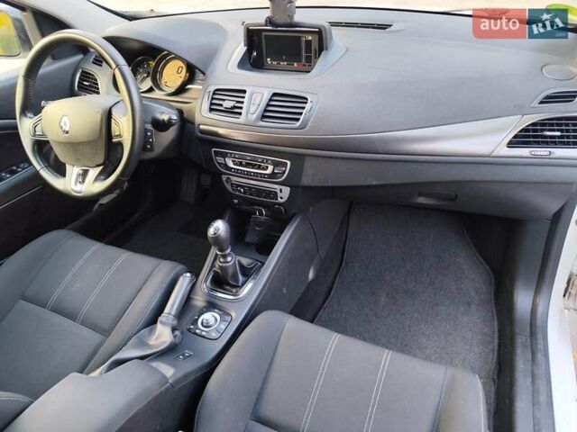 Білий Рено Меган, об'ємом двигуна 1.5 л та пробігом 165 тис. км за 8150 $, фото 60 на Automoto.ua