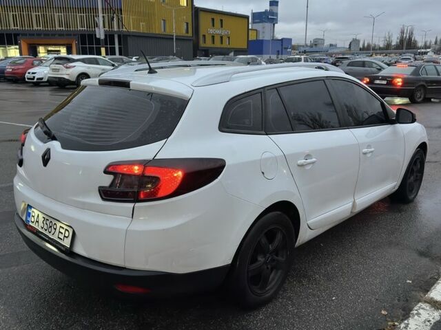 Белый Рено Меган, объемом двигателя 1.5 л и пробегом 355 тыс. км за 7500 $, фото 2 на Automoto.ua