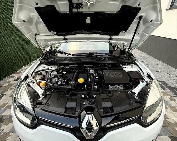 Белый Рено Меган, объемом двигателя 1.5 л и пробегом 192 тыс. км за 10750 $, фото 9 на Automoto.ua