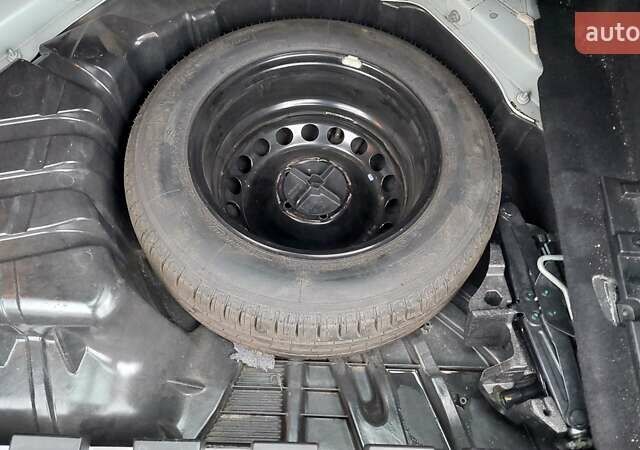 Белый Рено Меган, объемом двигателя 1.5 л и пробегом 269 тыс. км за 8600 $, фото 13 на Automoto.ua