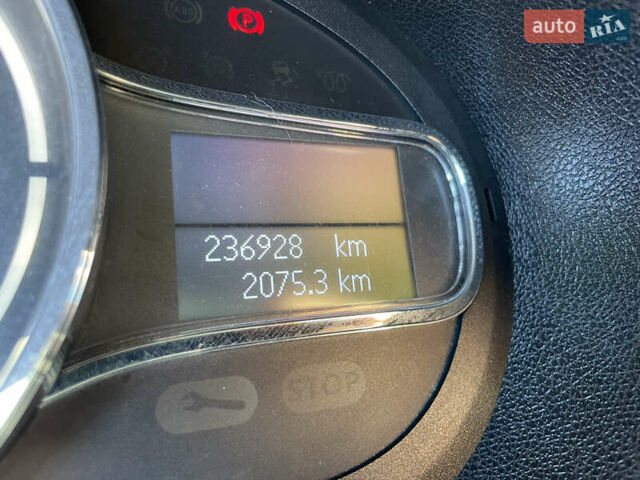 Білий Рено Меган, об'ємом двигуна 1.46 л та пробігом 237 тис. км за 8300 $, фото 11 на Automoto.ua